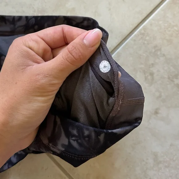 Lululemon Energy Bra Shibori Size 8 - Picture 7 of 7
